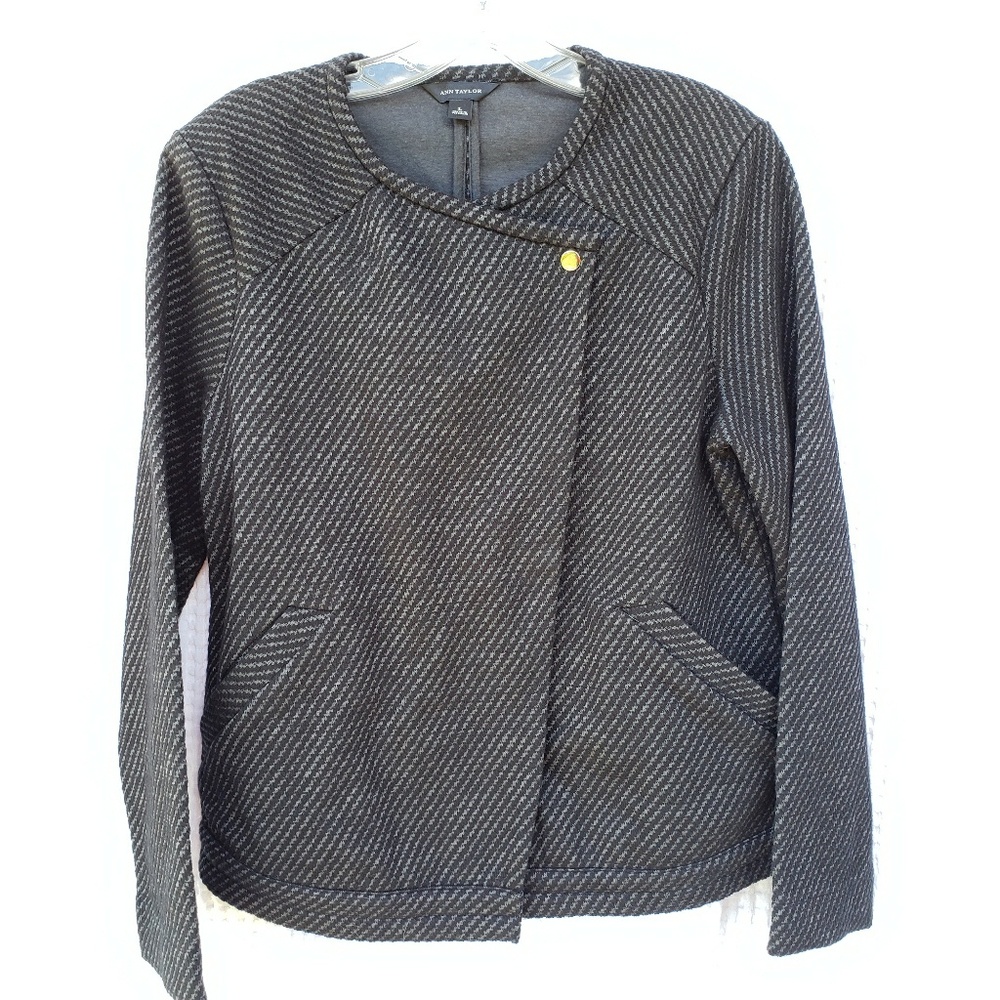 Ann Taylor jacket with round collar snap closures